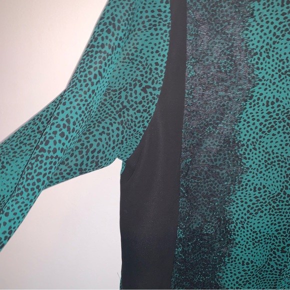 Ann Taylor Blouse Large Green Leopard Print sheer sleeves Lace M - Picture 7 of 8